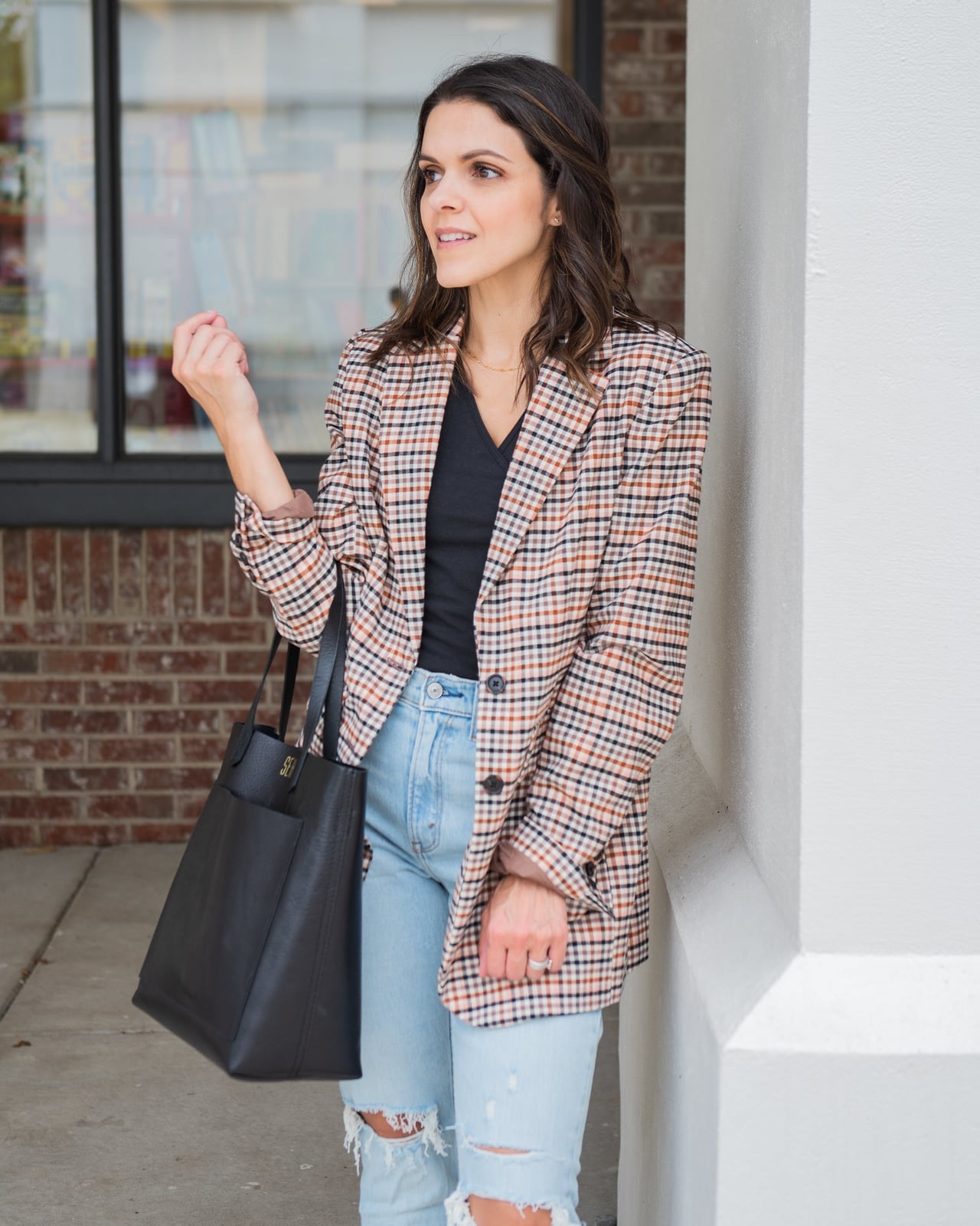 Brown Plaid Blazer with Ripped Jeans Brown Plaid Blazer with Ripped Jeans — Chic Brown Blazer Outfit