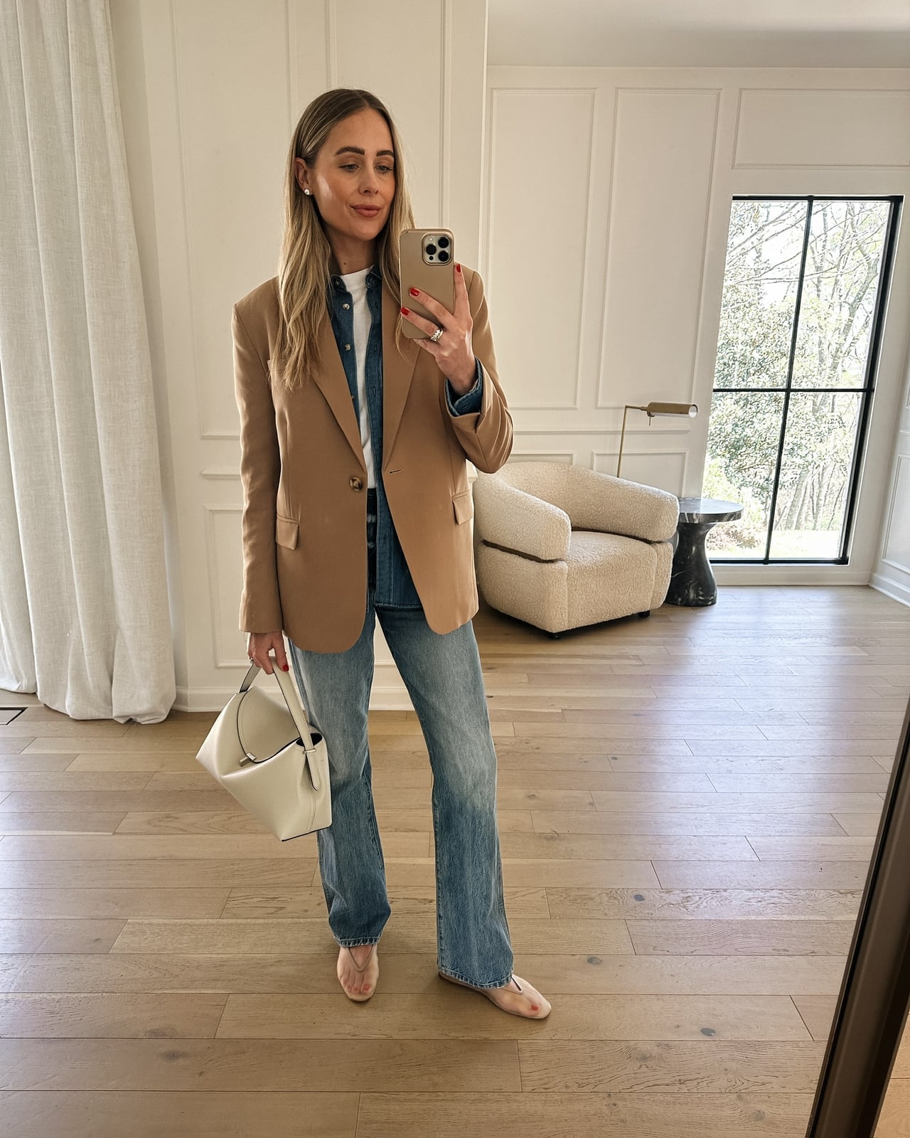 Camel Blazer with Denim Shirt and Wide Jeans Camel Blazer with Denim Shirt and Wide Jeans — Chic Brown Blazer Outfit