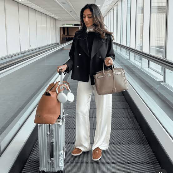 What to Wear on a Plane: 10 Airport Outfits That Are Comfy & Chic - SURGEOFSTYLE by Benita