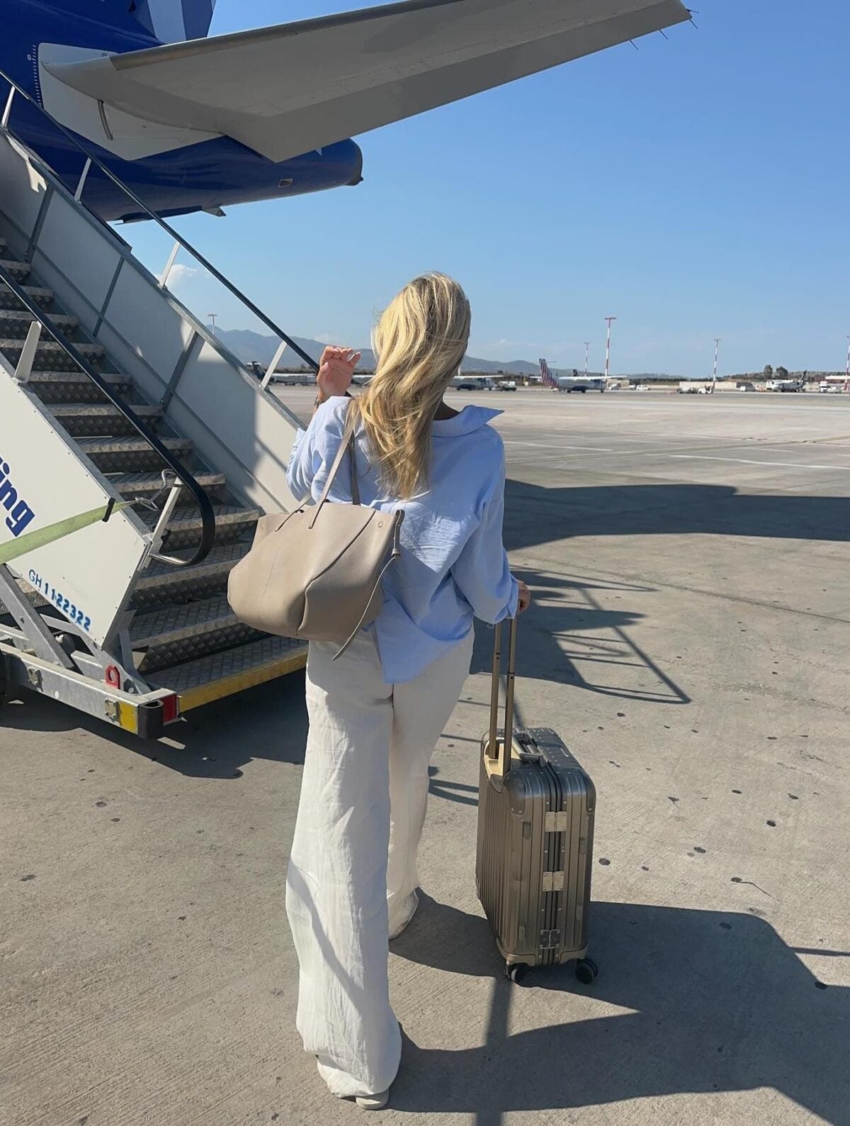 Wide Leg Trousers Oversized Shirt Relaxed Travel, Light Blue Wide Leg Trousers Oversized Shirt Relaxed Travel, Light Blue — Classy Airport Outfits