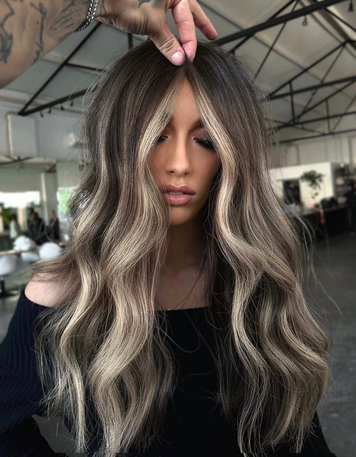 Mid-Back Ash Blonde With Money Piece Mid-Back Ash Blonde With Money Piece — Classy Ash Blonde