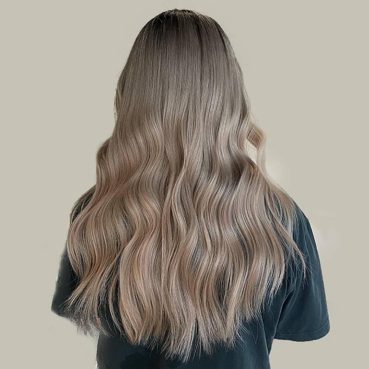 Mid-Back Dark Ash Blonde With Highlights, Wavy Mid-Back Dark Ash Blonde With Highlights, Wavy — Classy Ash Blonde