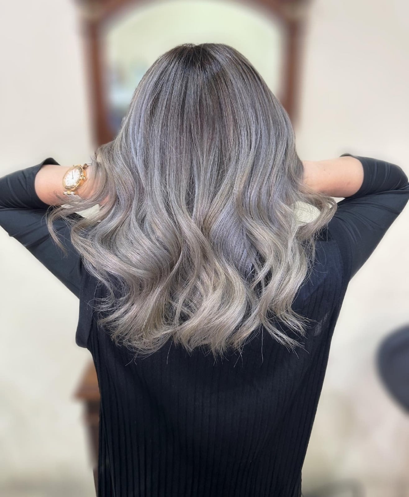 Mid-Back Ash Blonde With Root Shadow and Loose Waves Mid-Back Ash Blonde With Root Shadow and Loose Waves — Classy Ash Blonde