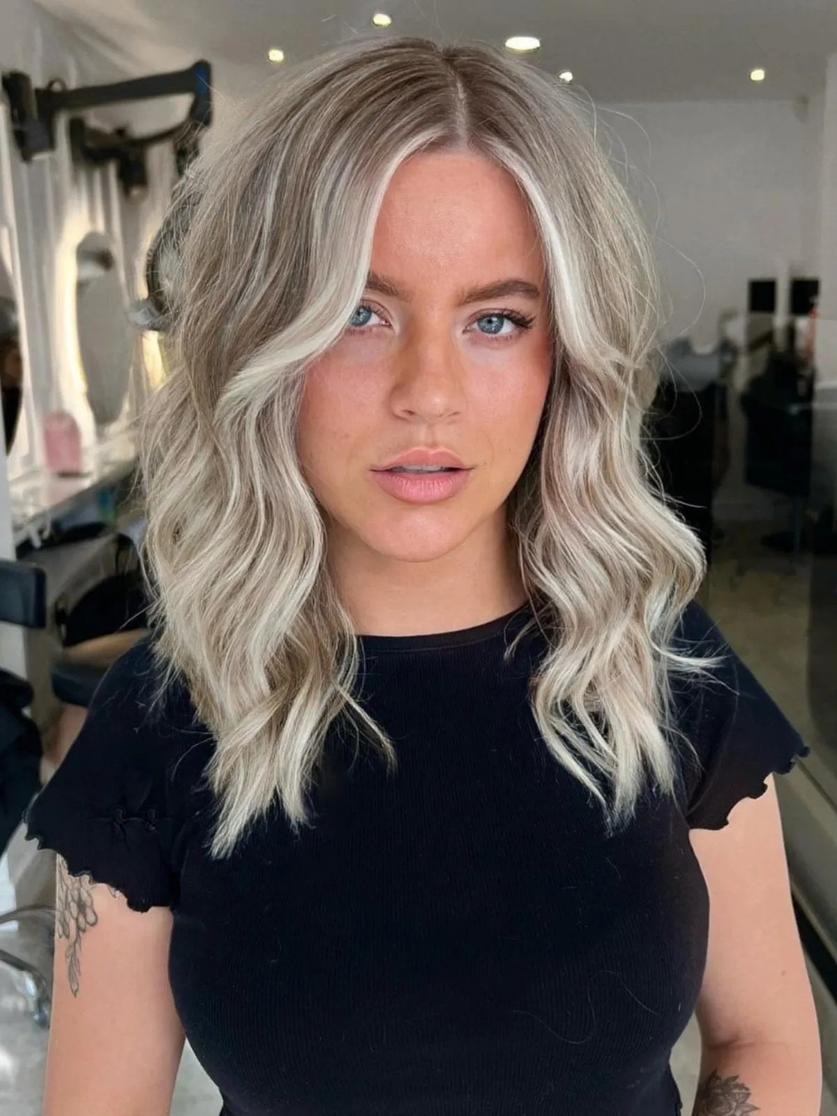 Collarbone Lob With Face-Framing Highlights Collarbone Lob With Face-Framing Highlights — Classy Ash Blonde