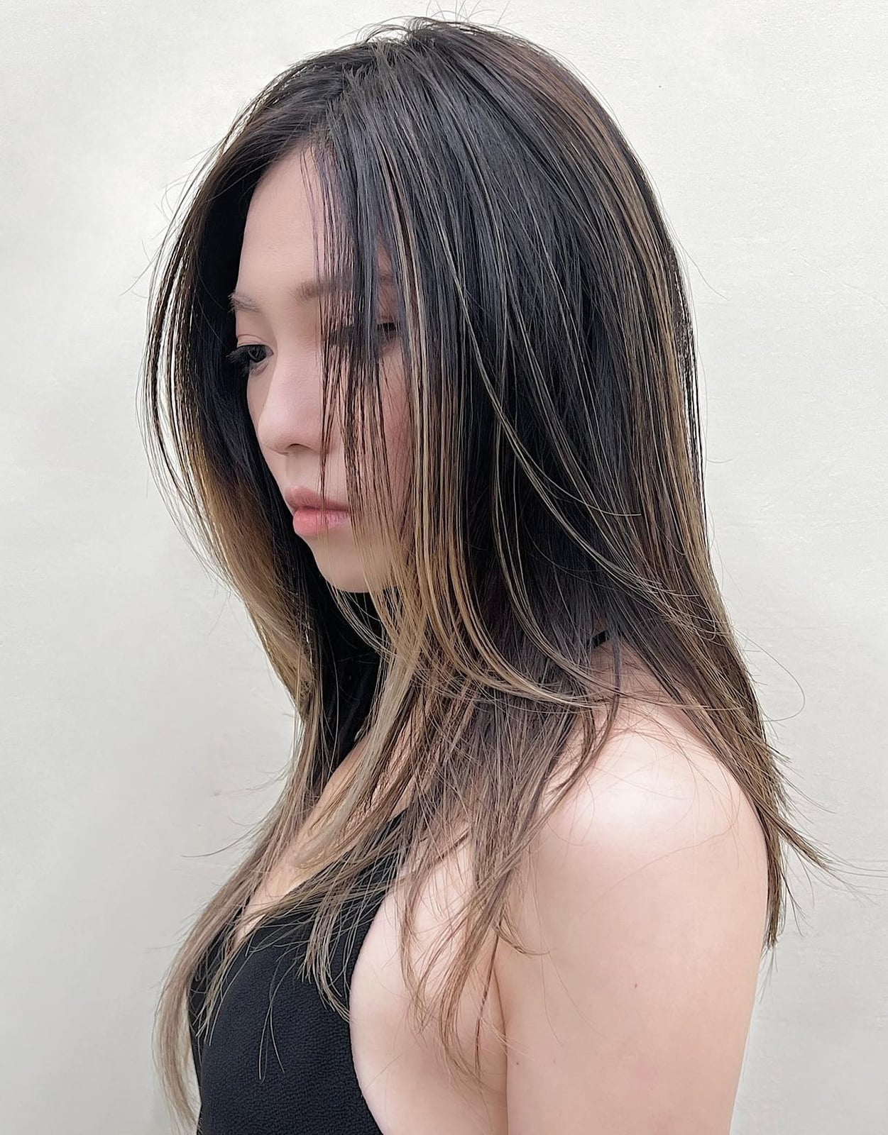 Collarbone Layers With Side Part Highlights Collarbone Layers With Side Part Highlights — Classy Asian Hairstyles