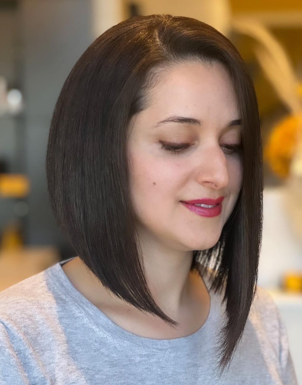 Collarbone Bob With Sharp Asymmetrical Line Collarbone Bob With Sharp Asymmetrical Line — Classy Asymmetrical Bob