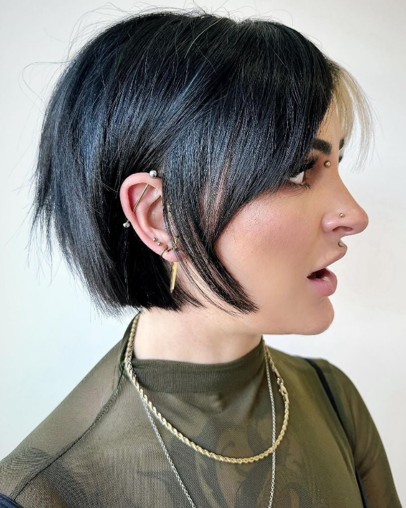 Collarbone Bob With Wavy Texture And Highlights Collarbone Bob With Wavy Texture And Highlights — Classy Asymmetrical Bob