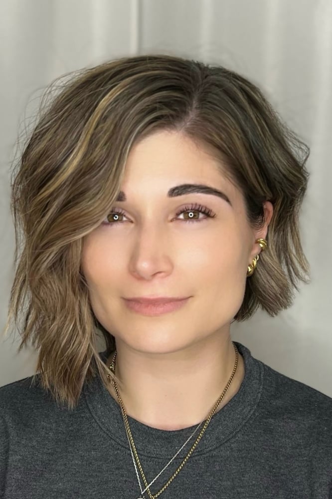 Collarbone Bob With Asymmetrical Length and Colour Collarbone Bob With Asymmetrical Length and Colour — Classy Asymmetrical Bob
