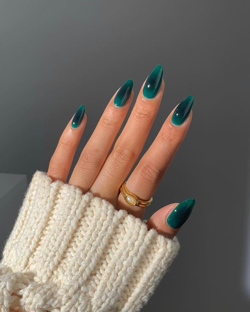 Medium Almond Deep Green Jelly Aura Nails — Classy Aura Nails