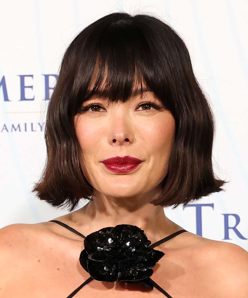 Shoulder Length Blowout With Curtain Bangs Shoulder Length Blowout With Curtain Bangs — Classy Bangs for Round Face