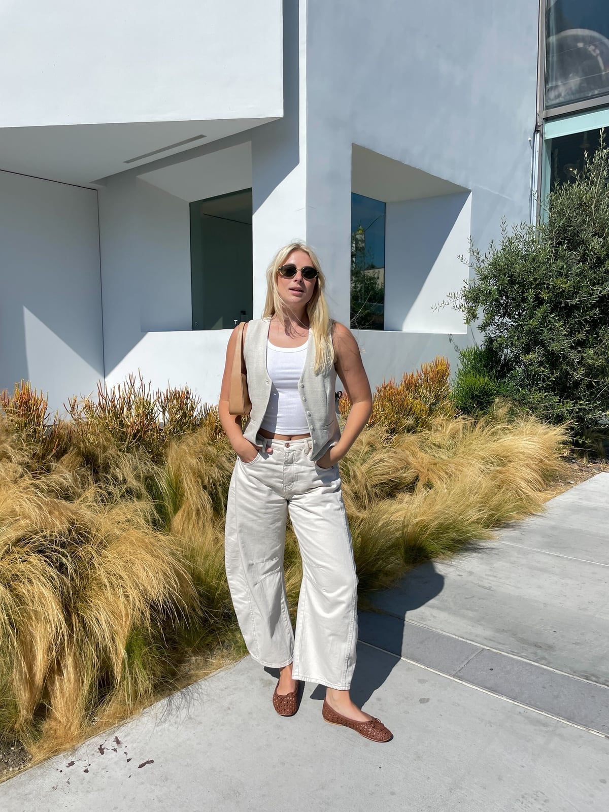 Light Grey Barrel Jeans With White Tank And Vest — Classy Barrel Jeans Outfits
