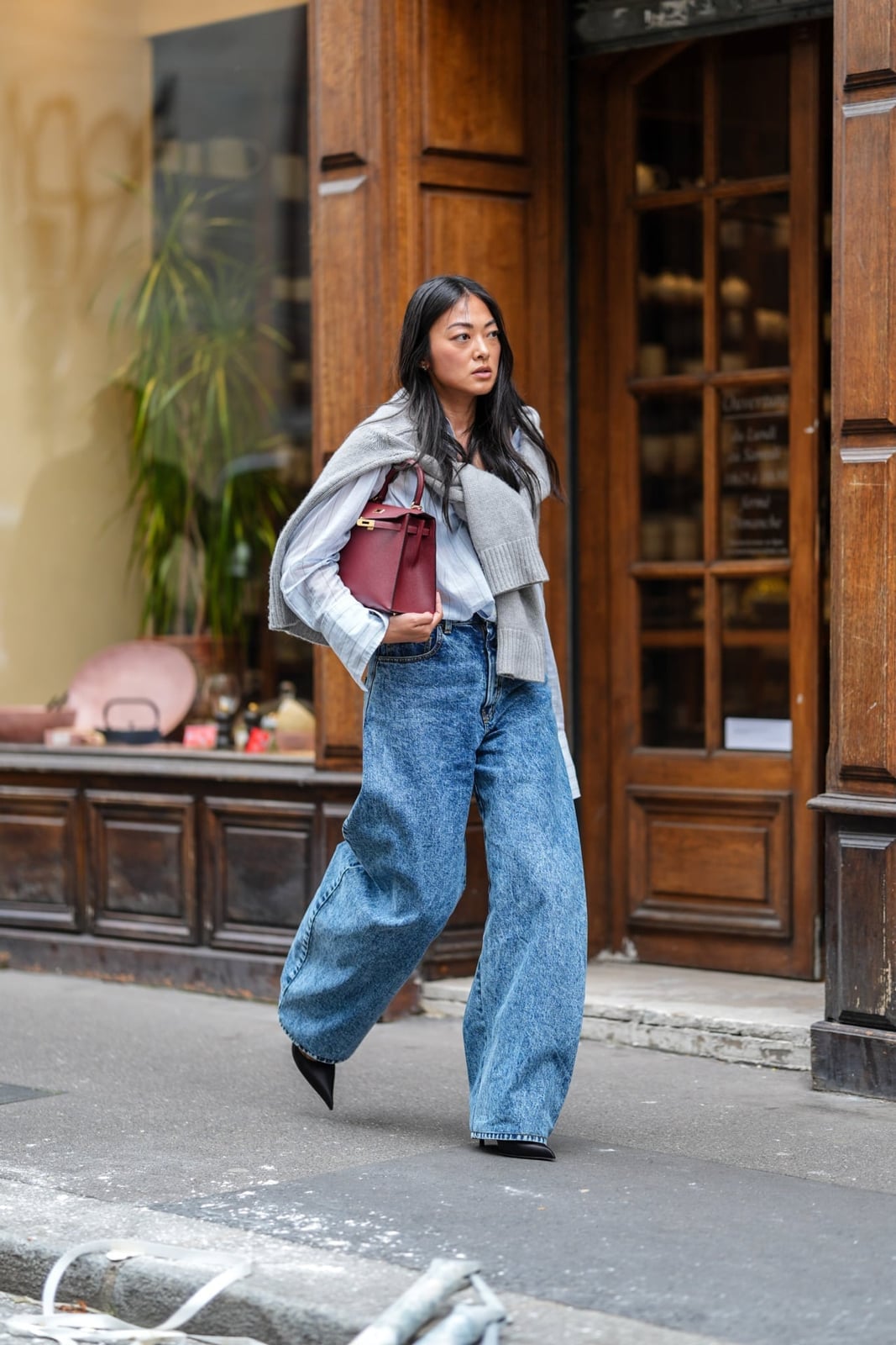 Wide Leg Barrel Jeans With Striped Sweater And Grey Cardigan — Classy Barrel Jeans Outfits