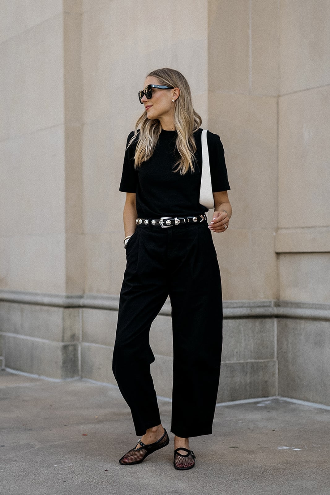 Black High Waisted Barrel Jeans With T Shirt And Mesh Flats — Classy Barrel Jeans Outfits