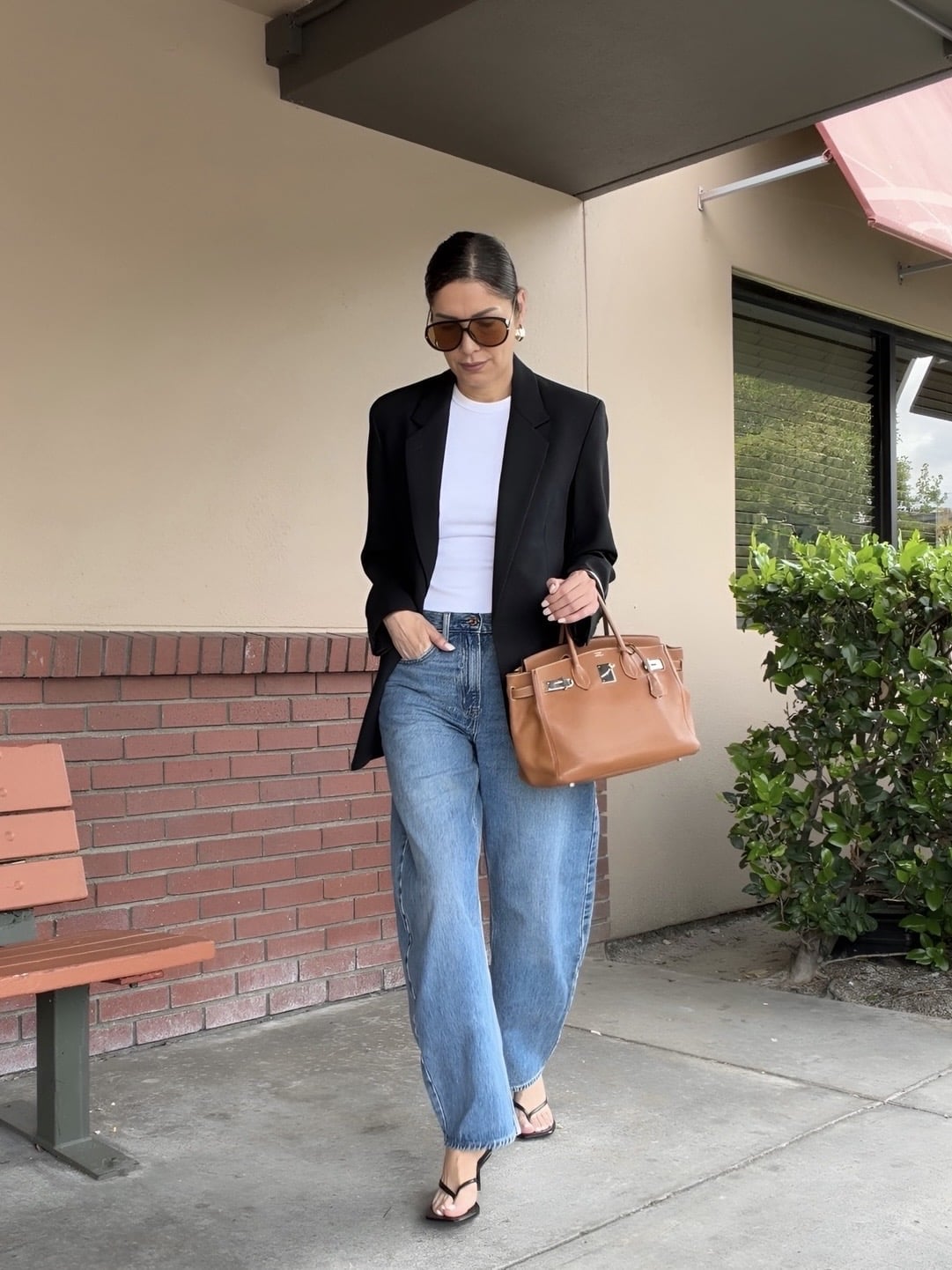 Light Wash Barrel Jeans With White Tee And Black Blazer — Classy Barrel Jeans Outfits
