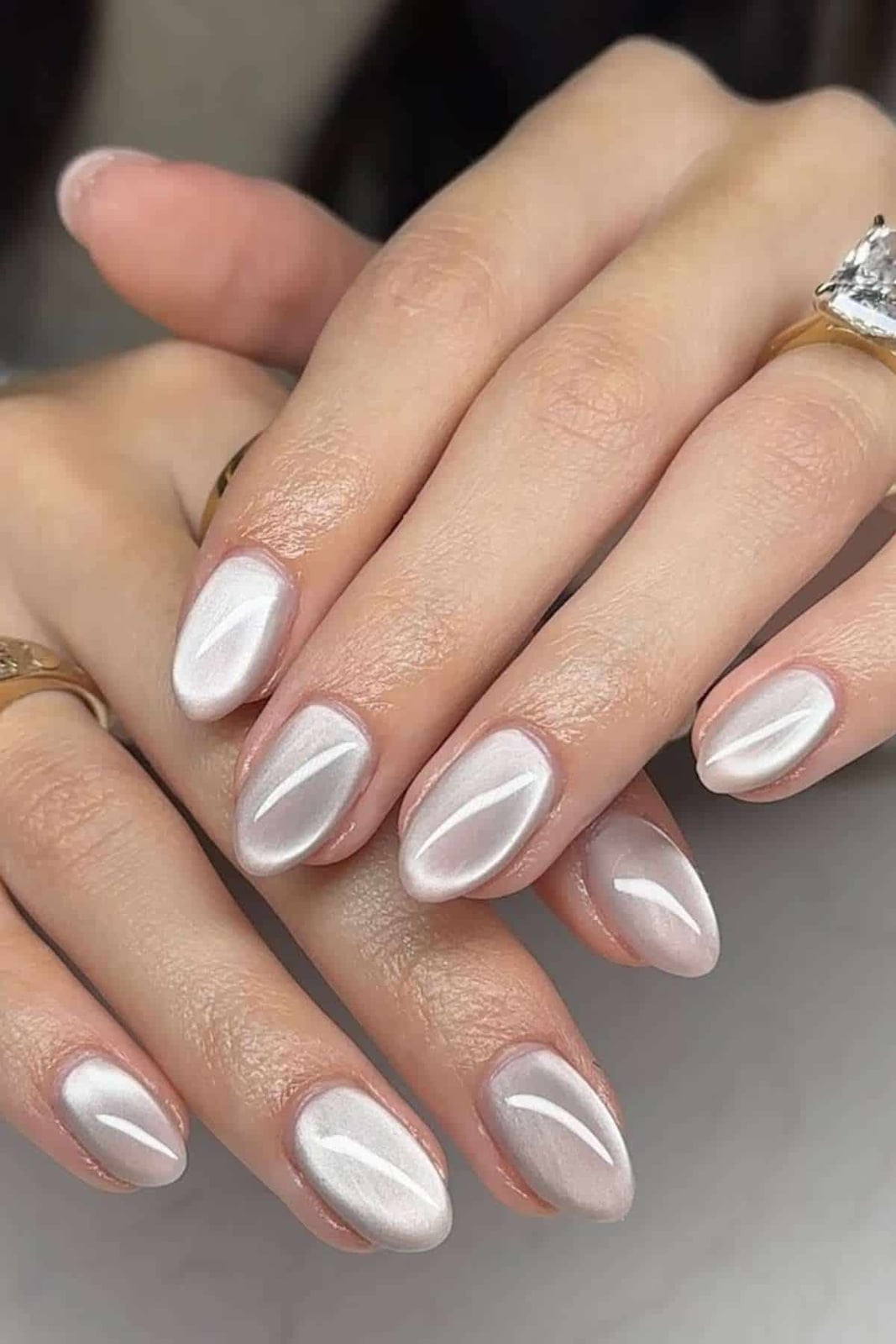 Short Oval Pearlescent Cat-Eye Nails Short Oval Pearlescent Cat-Eye Nails — Classy Basic Nails