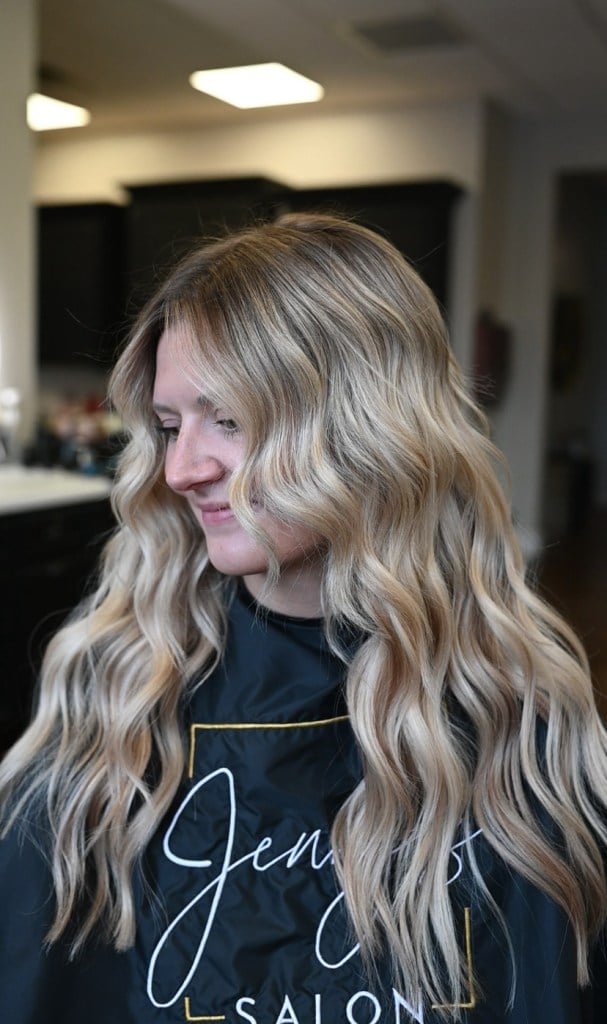 Long Blonde Beach Waves Styled in a Salon Long Blonde Beach Waves Styled in a Salon — Classy Beach Waves