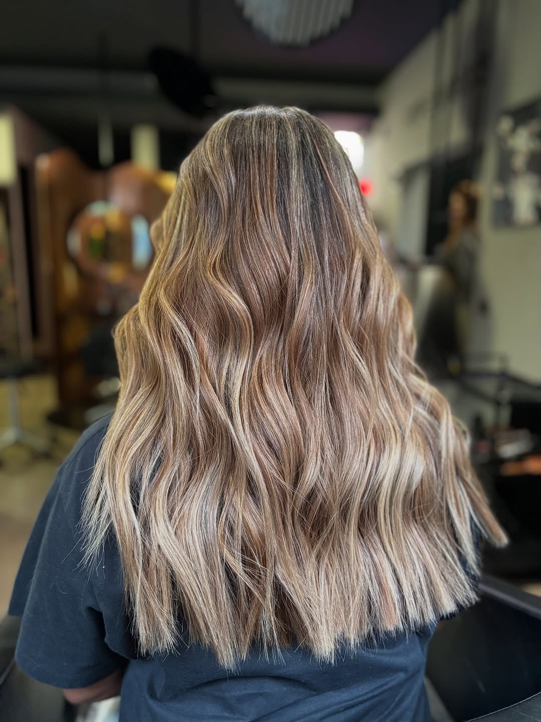 Mid-Back Length With Dimensional Highlights and Long Layers Mid-Back Length With Dimensional Highlights and Long Layers — Classy Beige Highlights