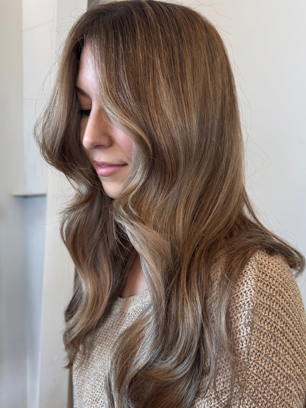 Collarbone Length With Soft Tones Collarbone Length With Soft Tones — Classy Beige Highlights