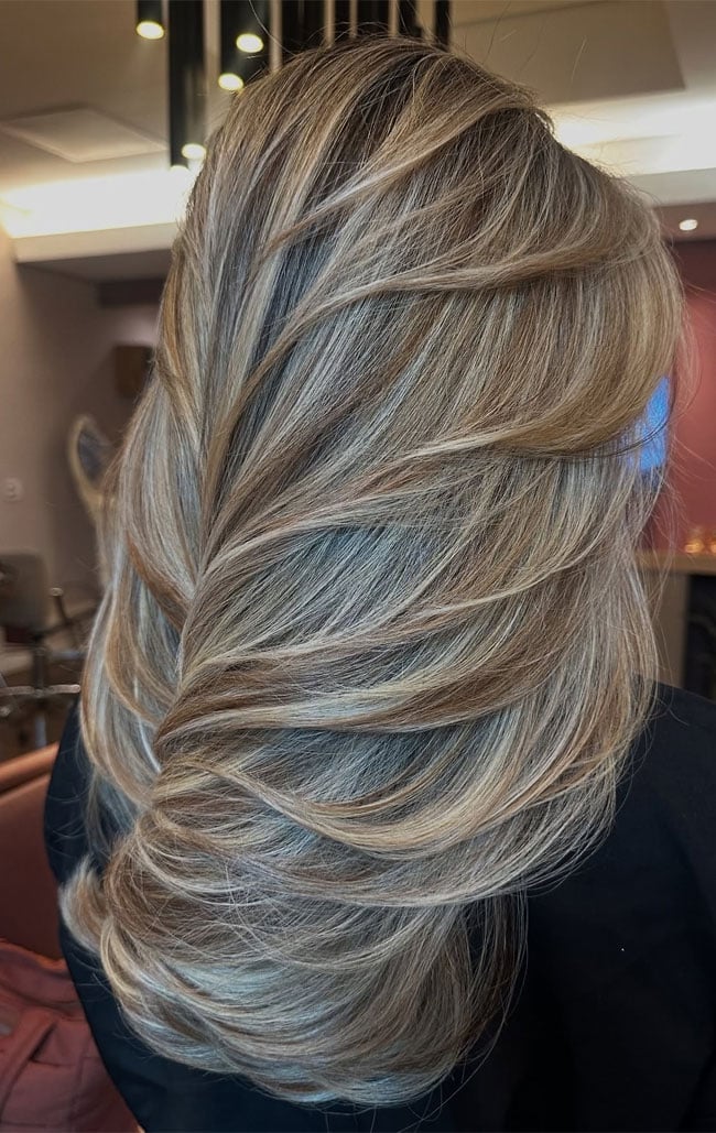 Mid-Back Length With Sleek Straight Style Mid-Back Length With Sleek Straight Style — Classy Beige Highlights