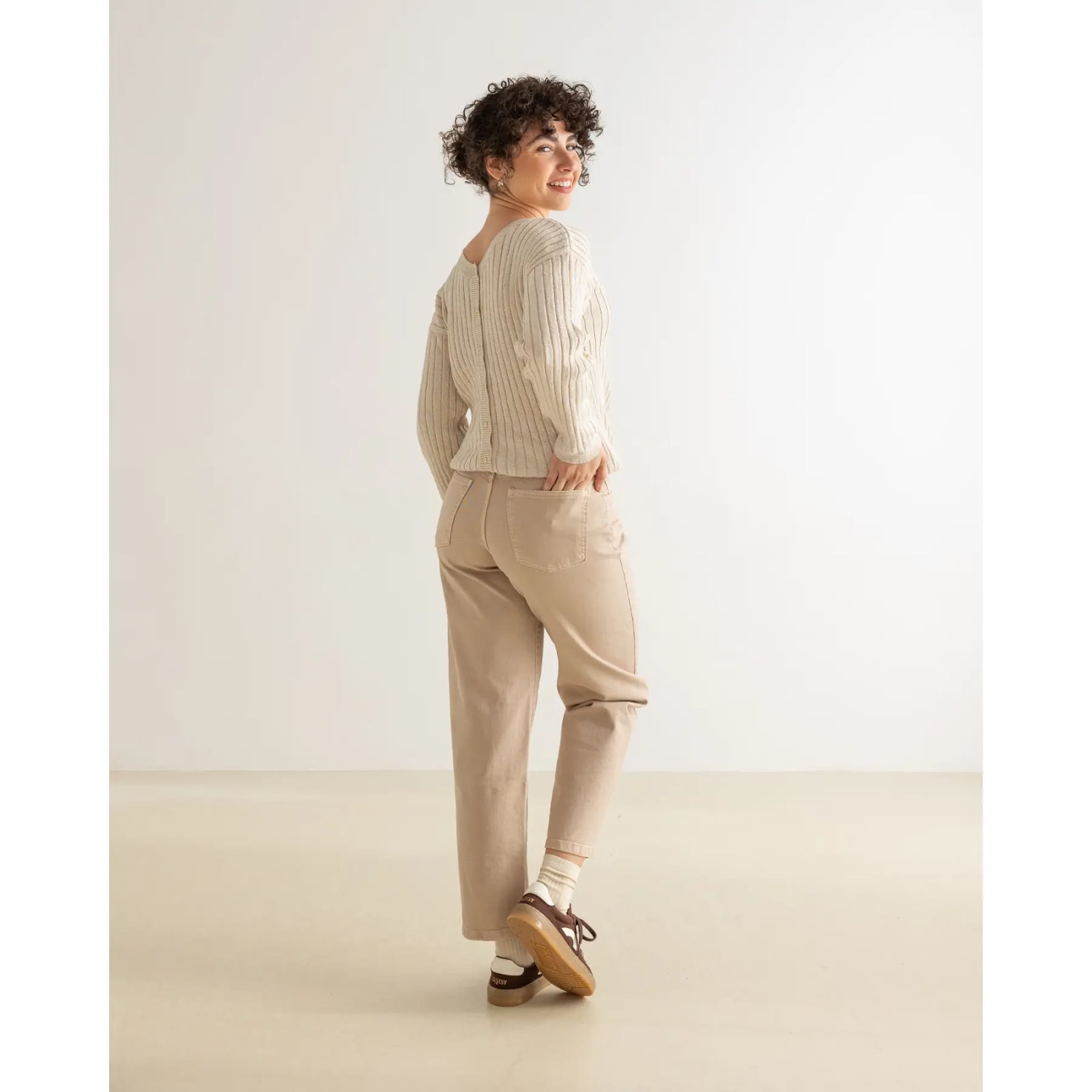 Beige Cotton Trousers With Ribbed Sweater Beige Cotton Trousers With Ribbed Sweater — Classy Beige Pants Outfits