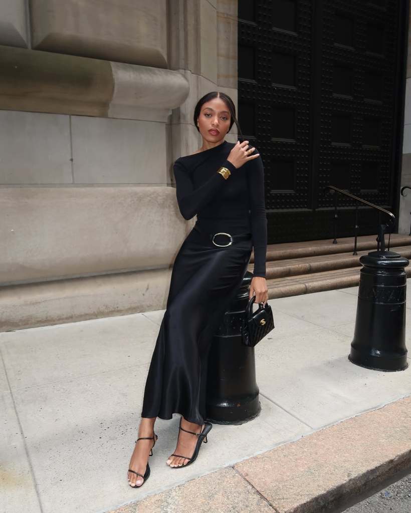 13 Modest Black Skirt Outfits - The Wandering Girl