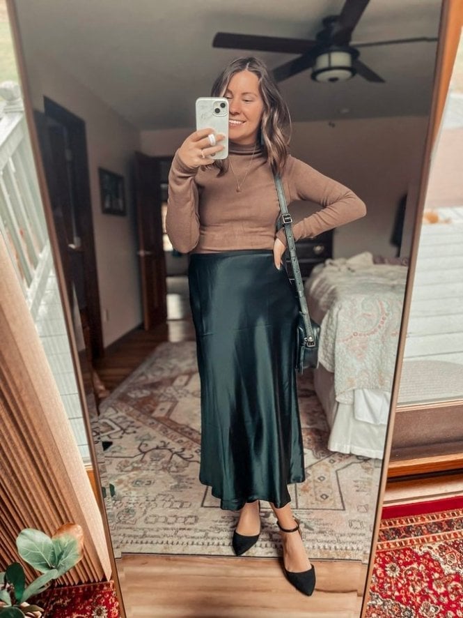 Black Satin Midi Skirt with Brown Turtleneck and Grey Crossbody Bag Black Satin Midi Skirt with Brown Turtleneck and Grey Crossbody Bag — Classy Black Satin Skirt Outfit