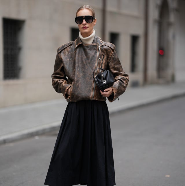 Black Midi Skirt With Cream Turtleneck and Leather Jacket Black Midi Skirt With Cream Turtleneck and Leather Jacket — Classy Black Skirt Outfit