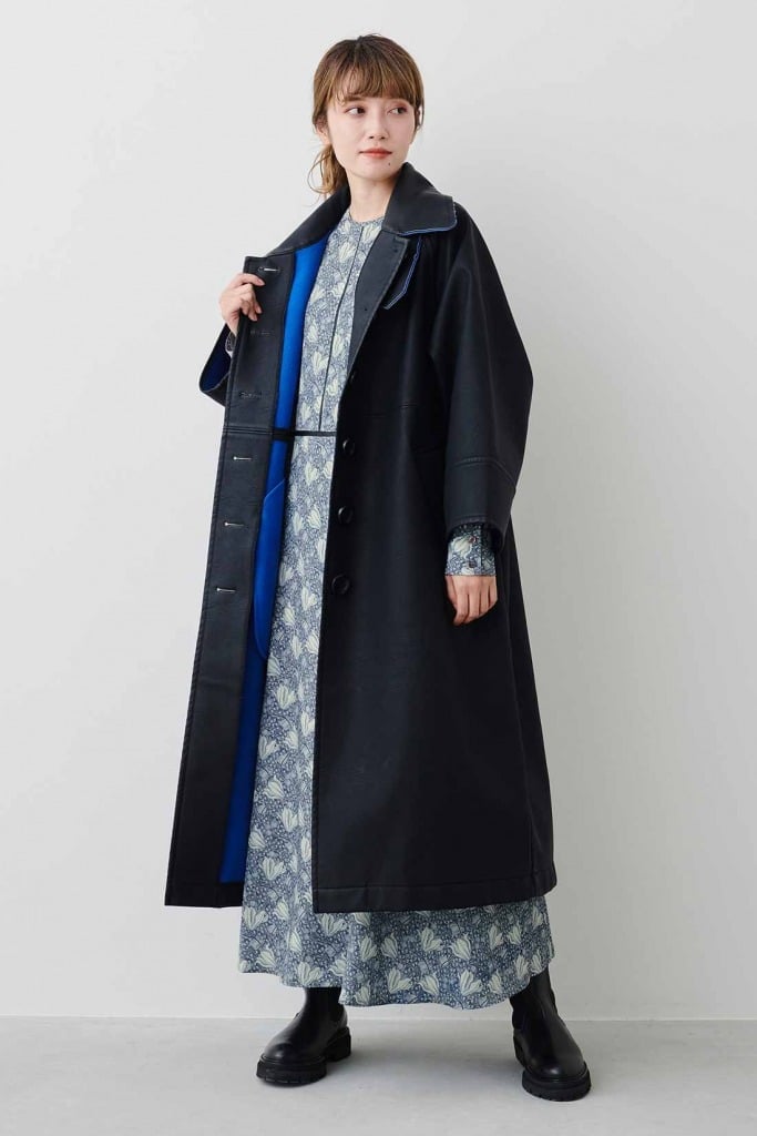 Oversized Black Trench Coat With Patterned Dress Oversized Black Trench Coat With Patterned Dress — Classy Black Trench Coat Outfit