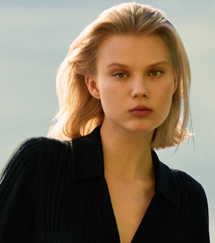 Sleek Blonde Chin Bob Sleek Blonde Chin Bob — Classy Blonde Haircuts