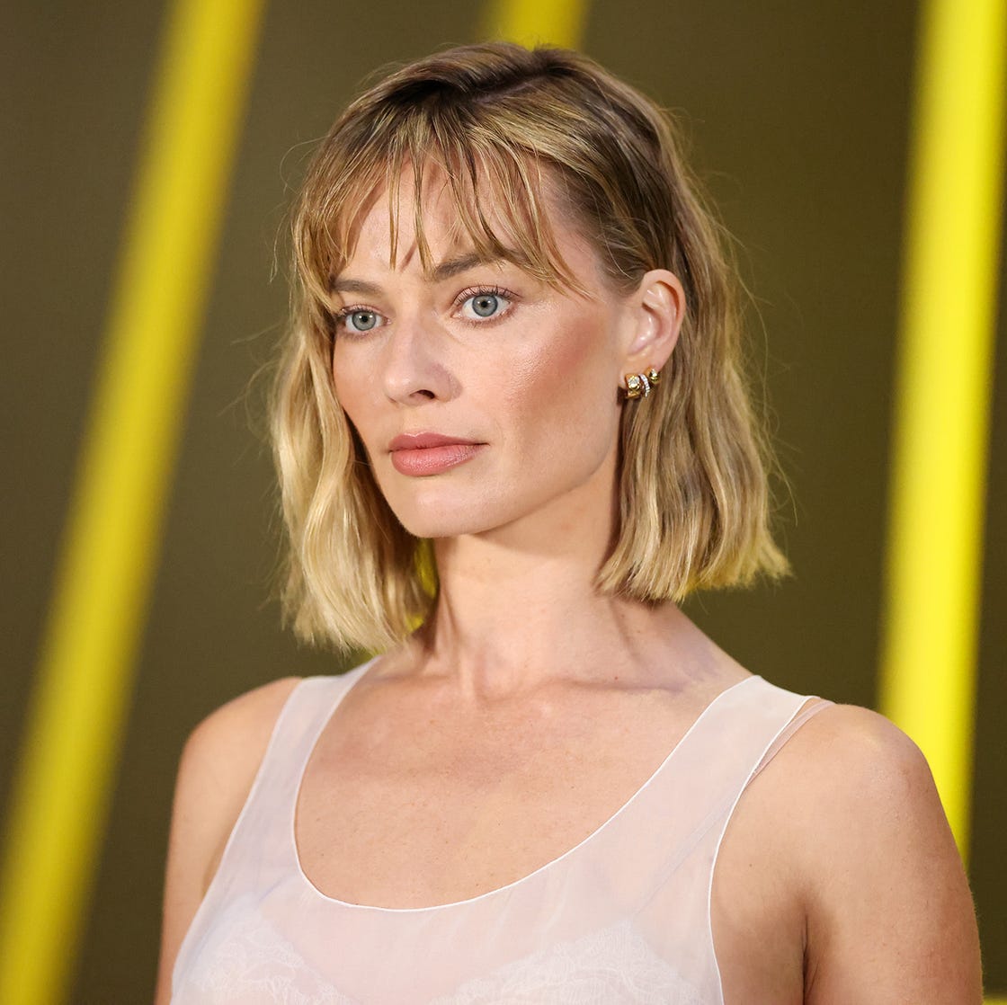 Blonde Bob With Full Wispy Bangs Blonde Bob With Full Wispy Bangs — Classy Blonde Haircuts