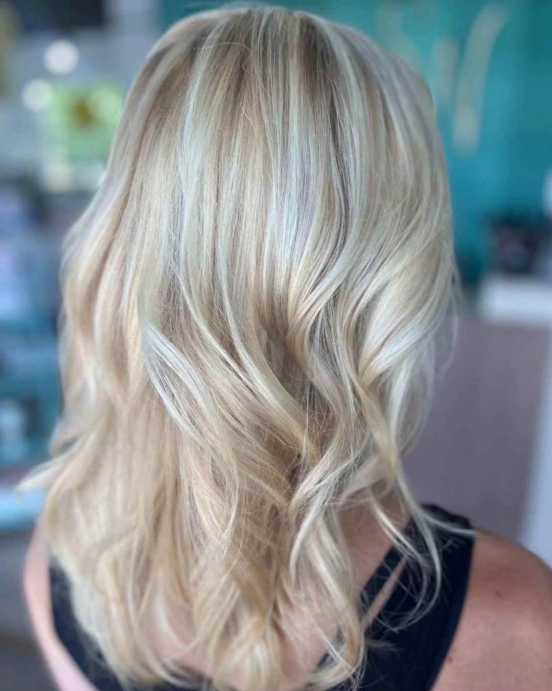 Collarbone Ash Blonde Highlights With Blowout Collarbone Ash Blonde Highlights With Blowout — Classy Blonde Highlights