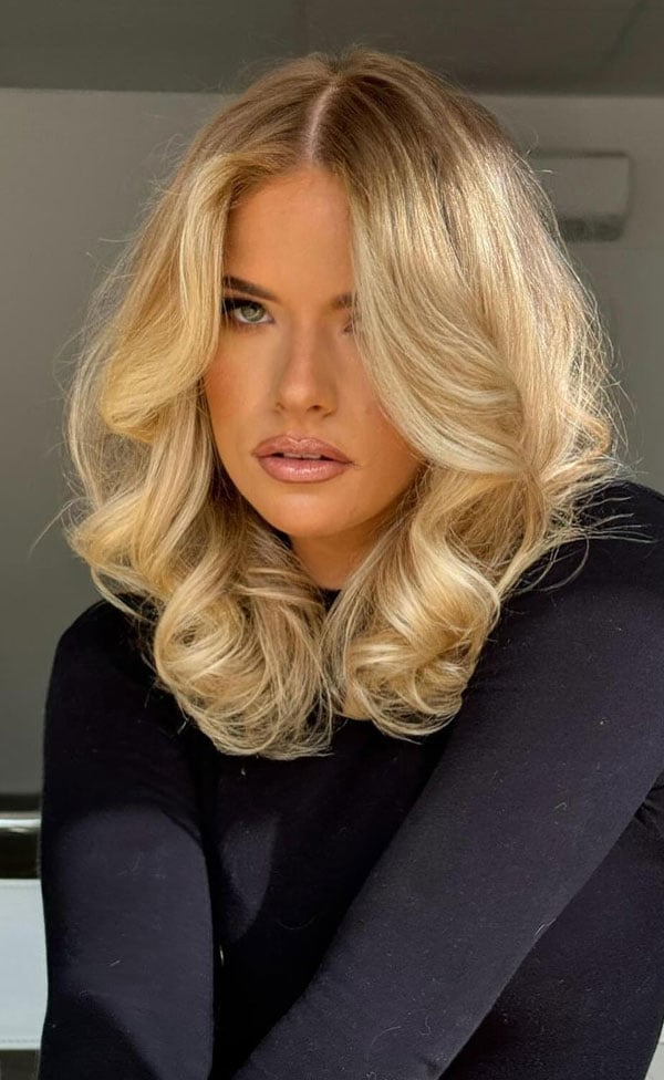 Collarbone Bob With Platinum Blonde Highlights Collarbone Bob With Platinum Blonde Highlights — Classy Blonde Highlights