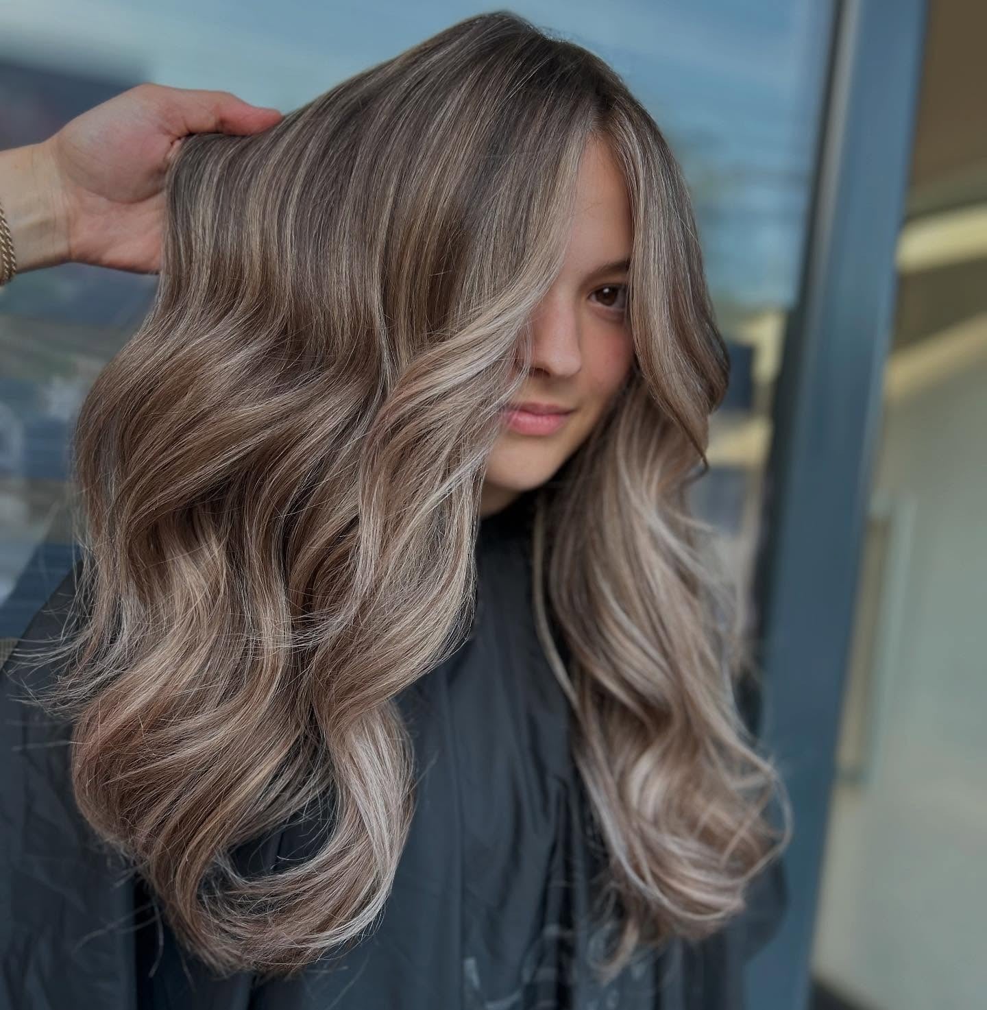 Mid-Back Layers With Framing Blonde Highlights Mid-Back Layers With Framing Blonde Highlights — Classy Blonde Highlights on Dark Hair