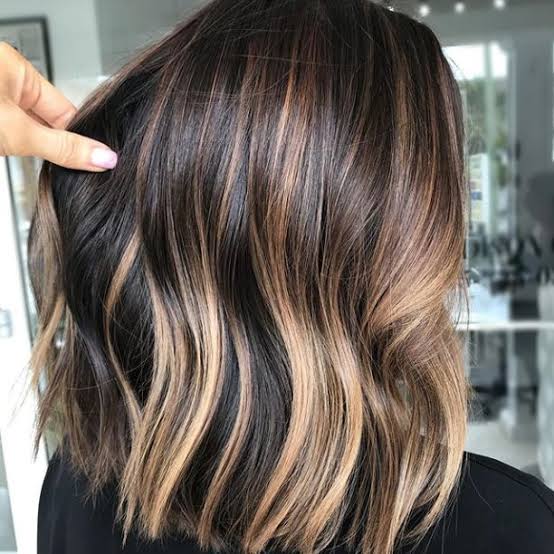 Shoulder Lob With Contrasting Blonde Highlights Shoulder Lob With Contrasting Blonde Highlights — Classy Blonde Highlights on Dark Hair