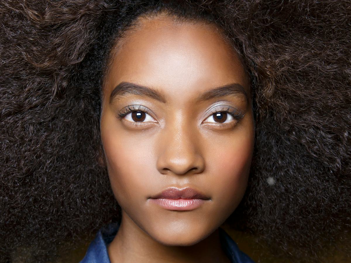 Layered Collarbone Blowout With Flipped Ends Layered Collarbone Blowout With Flipped Ends — Classy Blowout Hairstyles Black Women
