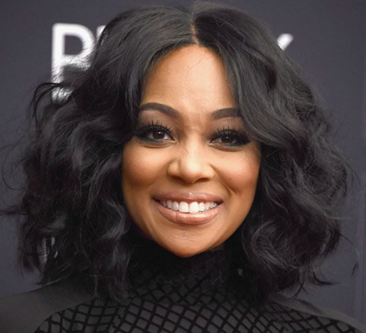 Collarbone Layered Blowout With Glossy Finish Collarbone Layered Blowout With Glossy Finish — Classy Blowout Hairstyles Black Women