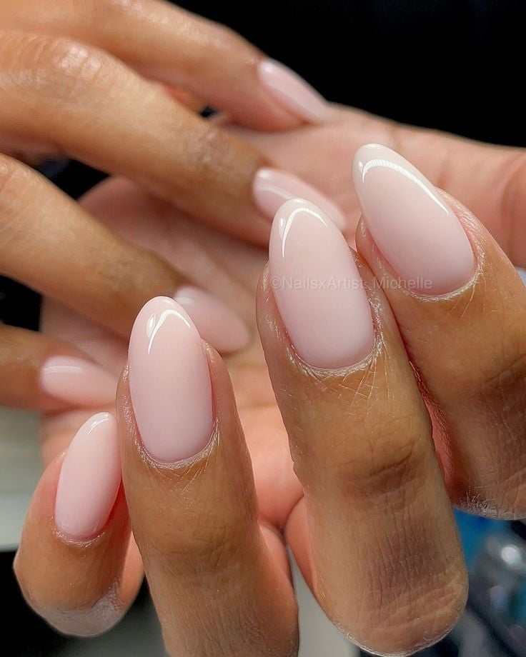 Sheer Nude Base with Iridescent Cat-Eye Accents Short Oval Nails Sheer Nude Base with Iridescent Cat-Eye Accents Short Oval Nails — Classy Blush Nails