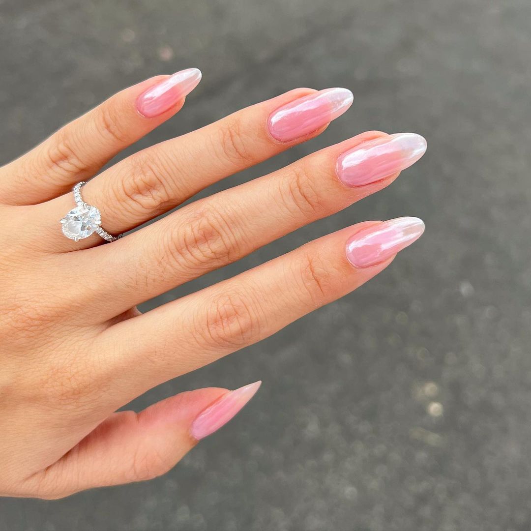 Pink Iridescent Chrome Medium Almond Nails Pink Iridescent Chrome Medium Almond Nails — Classy Blush Nails