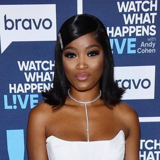 Black Chin Bob With Side Swept Bangs Black Chin Bob With Side Swept Bangs — Classy Bob Haircuts