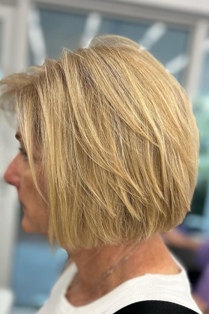 Honey Blonde Collarbone Layered Bob Honey Blonde Collarbone Layered Bob — Classy Bob Haircuts