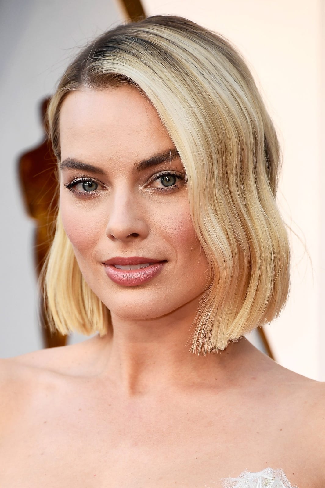 Blunt Chin Bob Platinum Blonde Waves Blunt Chin Bob Platinum Blonde Waves — Classy Bob Haircuts
