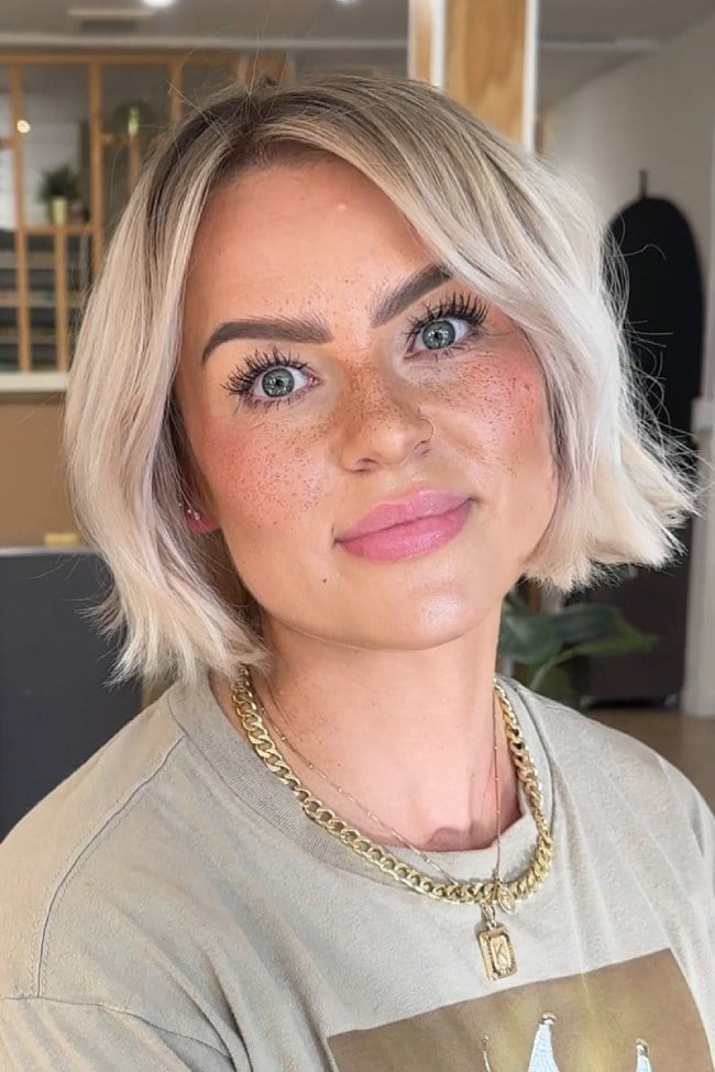 Textured Chin Bob With Loose Waves — Classy Bob Haircuts for Fine Hair