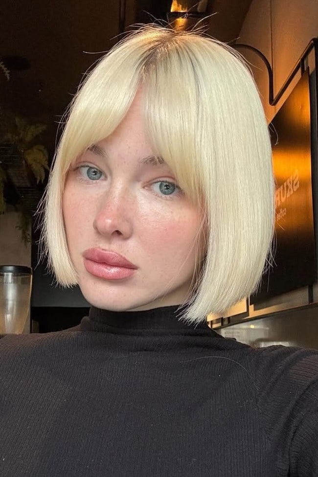 Platinum Blonde Blunt Bob With Curtain Bangs Platinum Blonde Blunt Bob With Curtain Bangs — Classy Bob Haircuts with Bangs