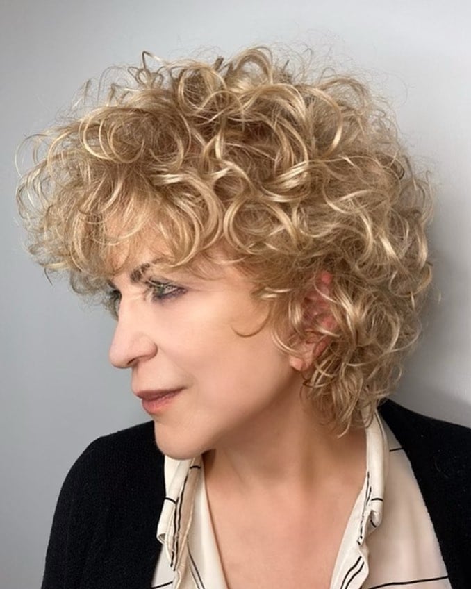 Ear Length Bob With Voluminous Blonde Curls Ear Length Bob With Voluminous Blonde Curls — Classy Bob with Curls
