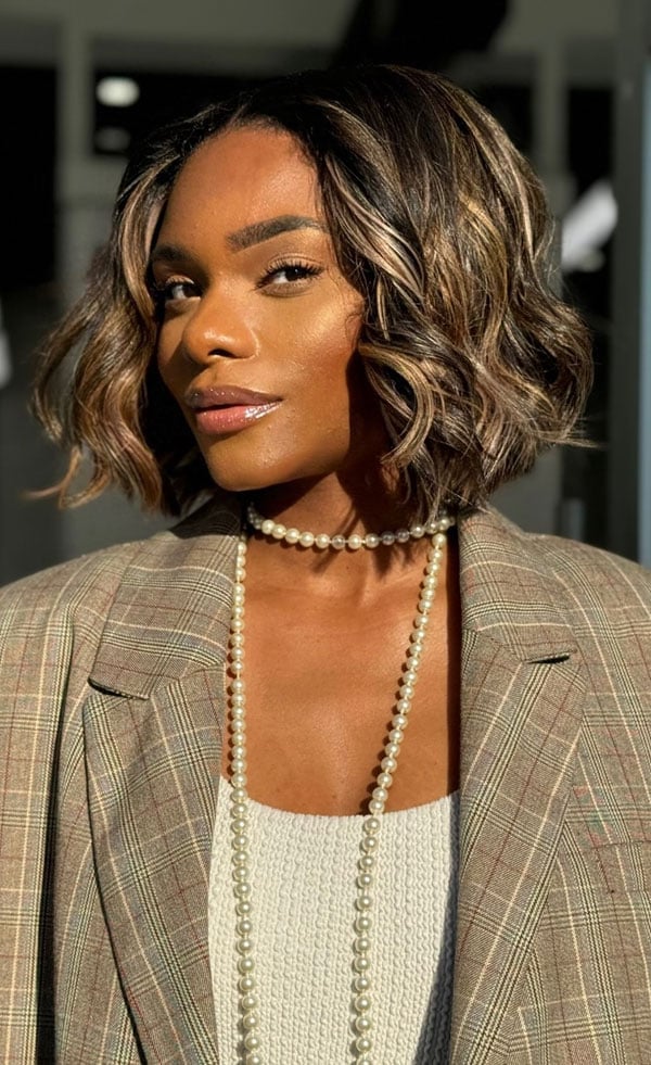 Chin Bob With Defined Curls And Blonde Highlights Chin Bob With Defined Curls And Blonde Highlights — Classy Bob with Curls