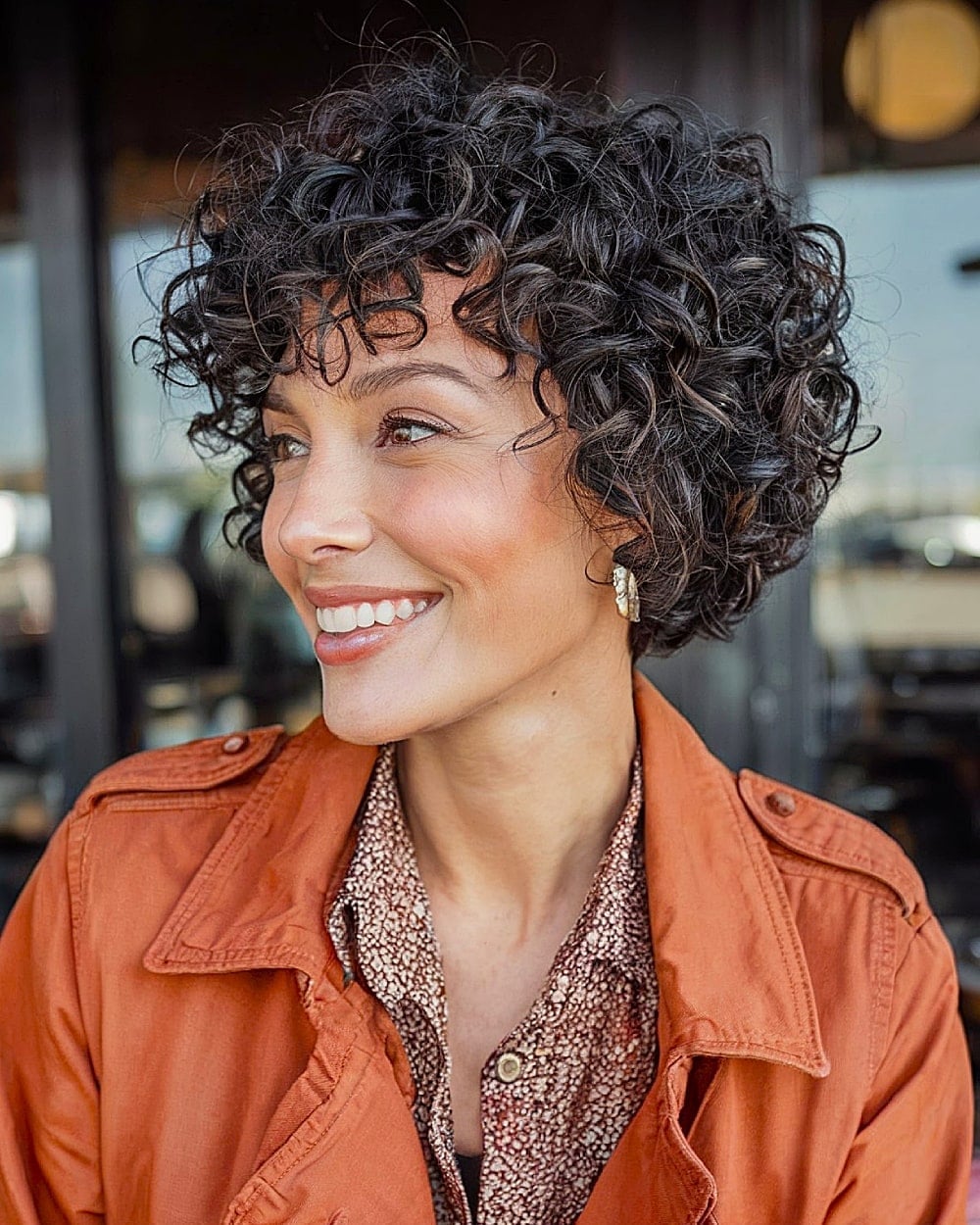 Chin Bob With Short Bangs And Bouncy Curls Chin Bob With Short Bangs And Bouncy Curls — Classy Bob with Curls