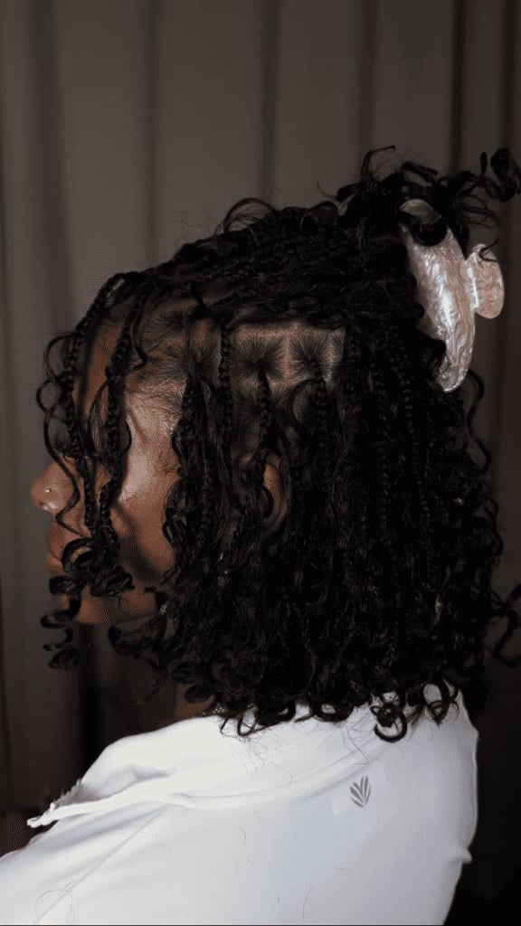 Collarbone Bob With Blonde Highlights — Classy Boho Knotless Braids