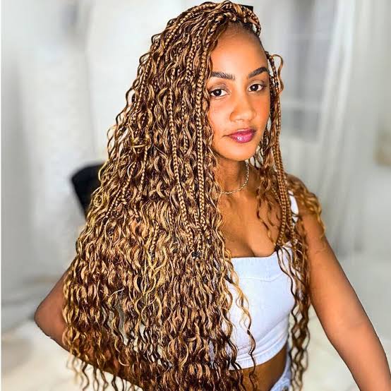 Honey Blonde Balayage Knotless Braids With Curls — Classy Boho Knotless Braids