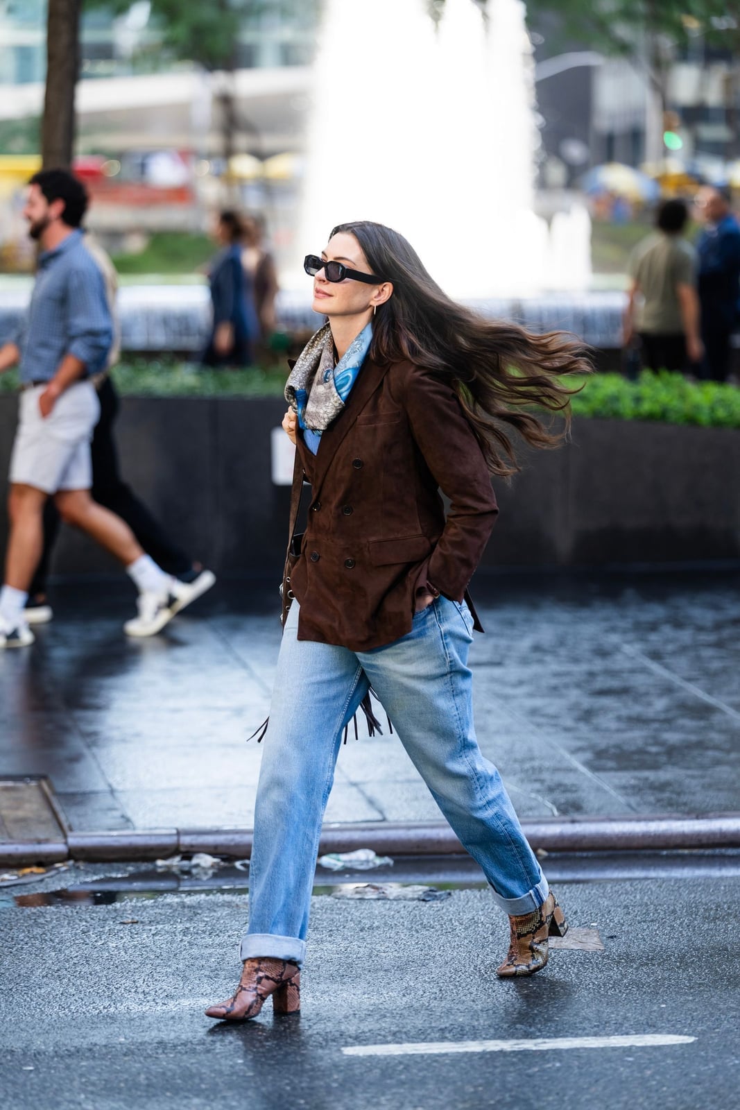 Baggy Jeans with a Suede Blazer and Snakeskin Boots — Classy Boots Outfit Jeans