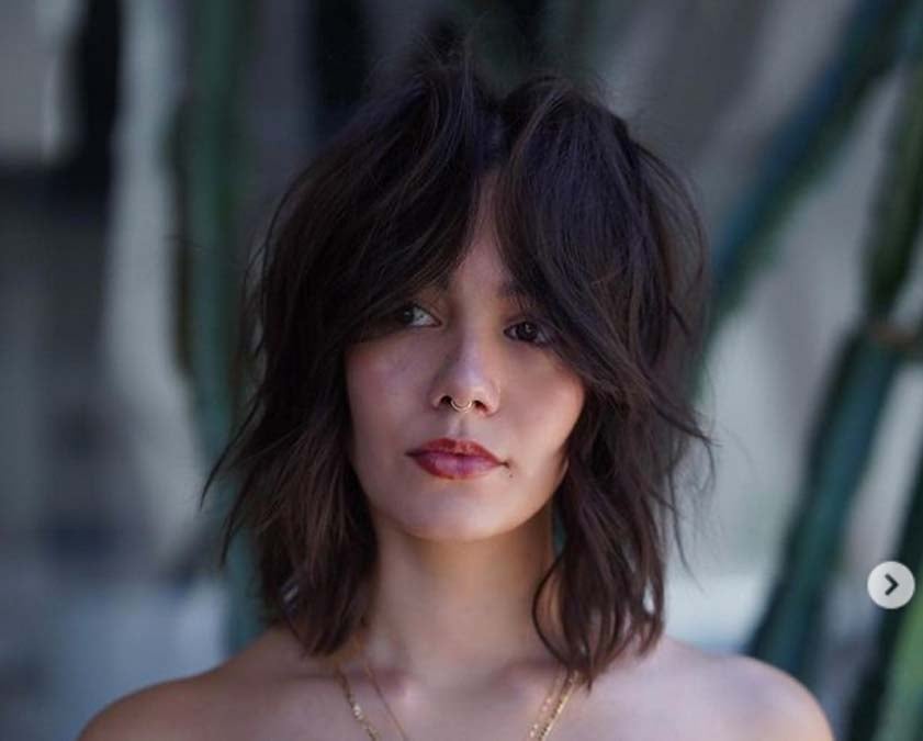 Shoulder Length Shag Dark Brown With Bottleneck Bangs, Wavy Shoulder Length Shag Dark Brown With Bottleneck Bangs, Wavy — Classy Bottleneck Bangs
